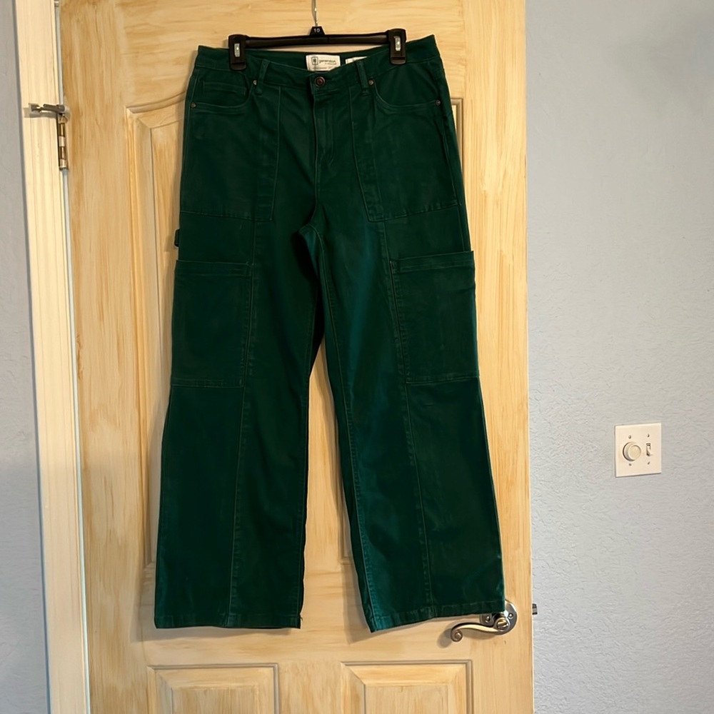 RE GENERATION Cargo Pants. Size 13/31.